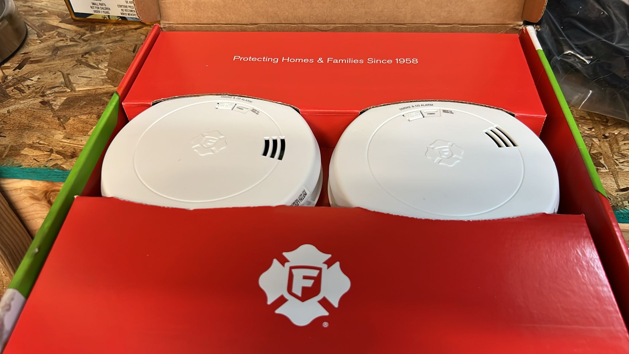 First Alert 2pack Hardwired 2-in-1 Smoke and Carbon Monoxide Alarms.
