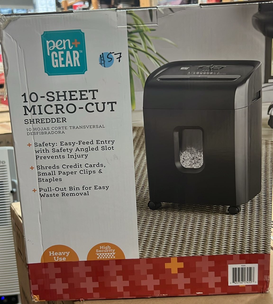 PEN+GEAR C224-B 10-Sheet Micro-Cut Paper Shredder