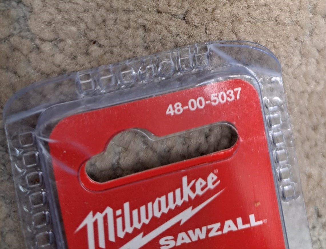 Milwaukee Tool 48-00-5037 12" 5 Tpi Sawzall Blades - Image 3