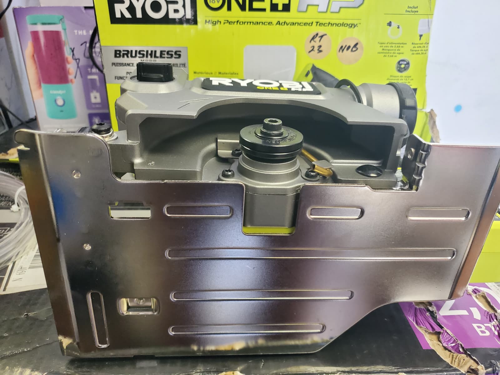 Ryobi ONE+ HP 18V Cordless Handheld WetDry Masonry Tile Saw - Image 4