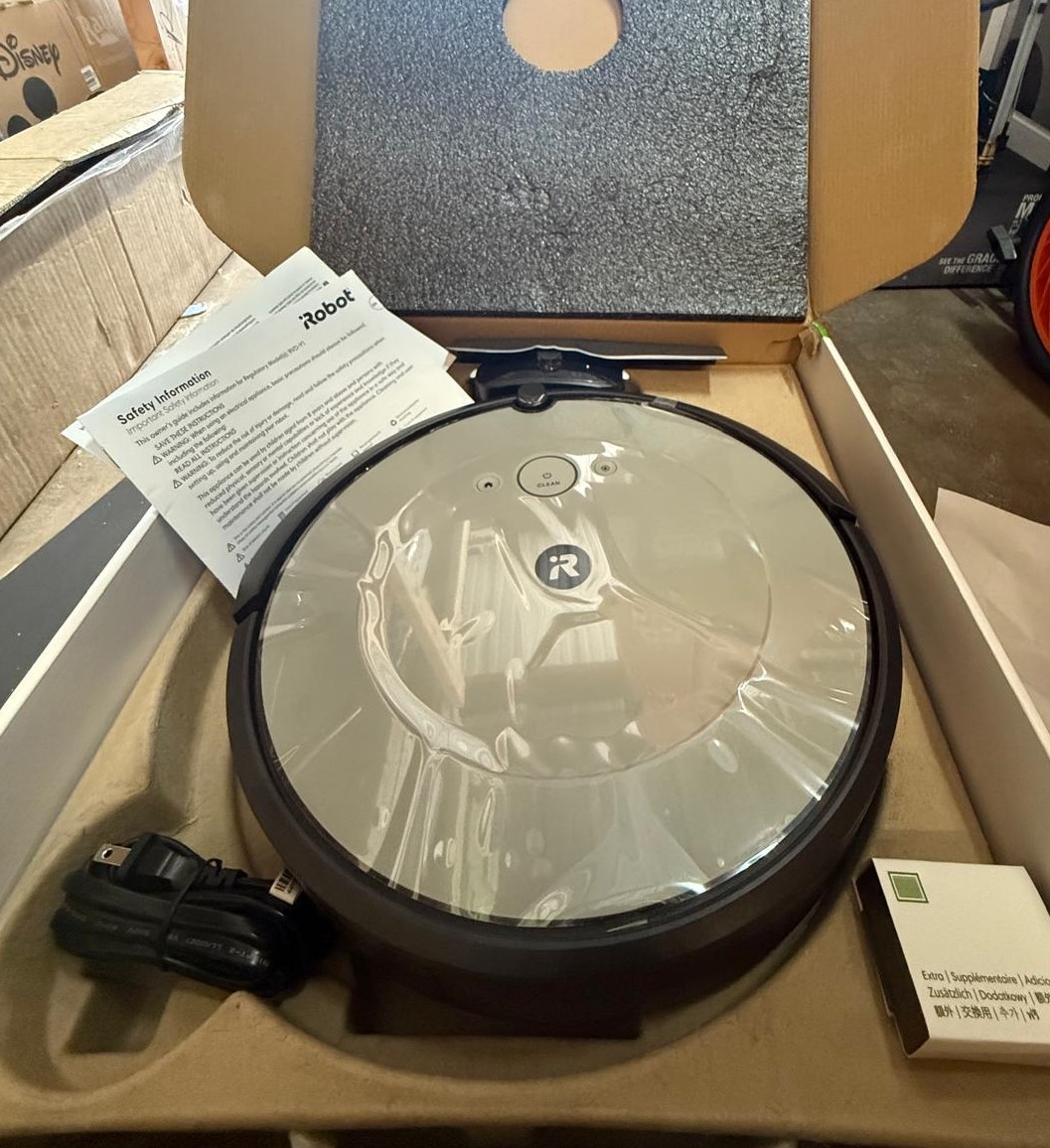 iRobot Roomba i1 (1154) Wi-Fi Connected Smart Robot Vacuum - Image 2