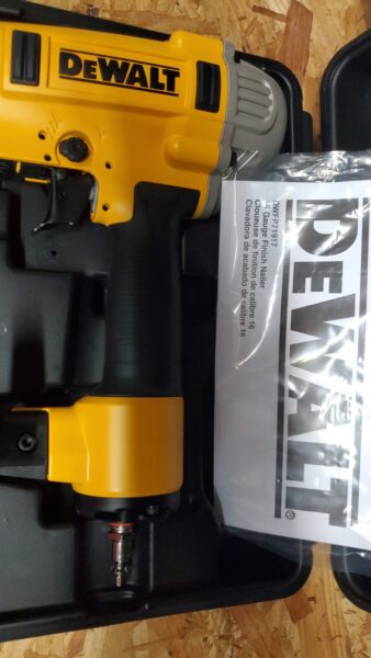 16 GA PRECISION POINT™ FINISH NAILERA PRECISION POINT™ FINISH NAILER - Image 4