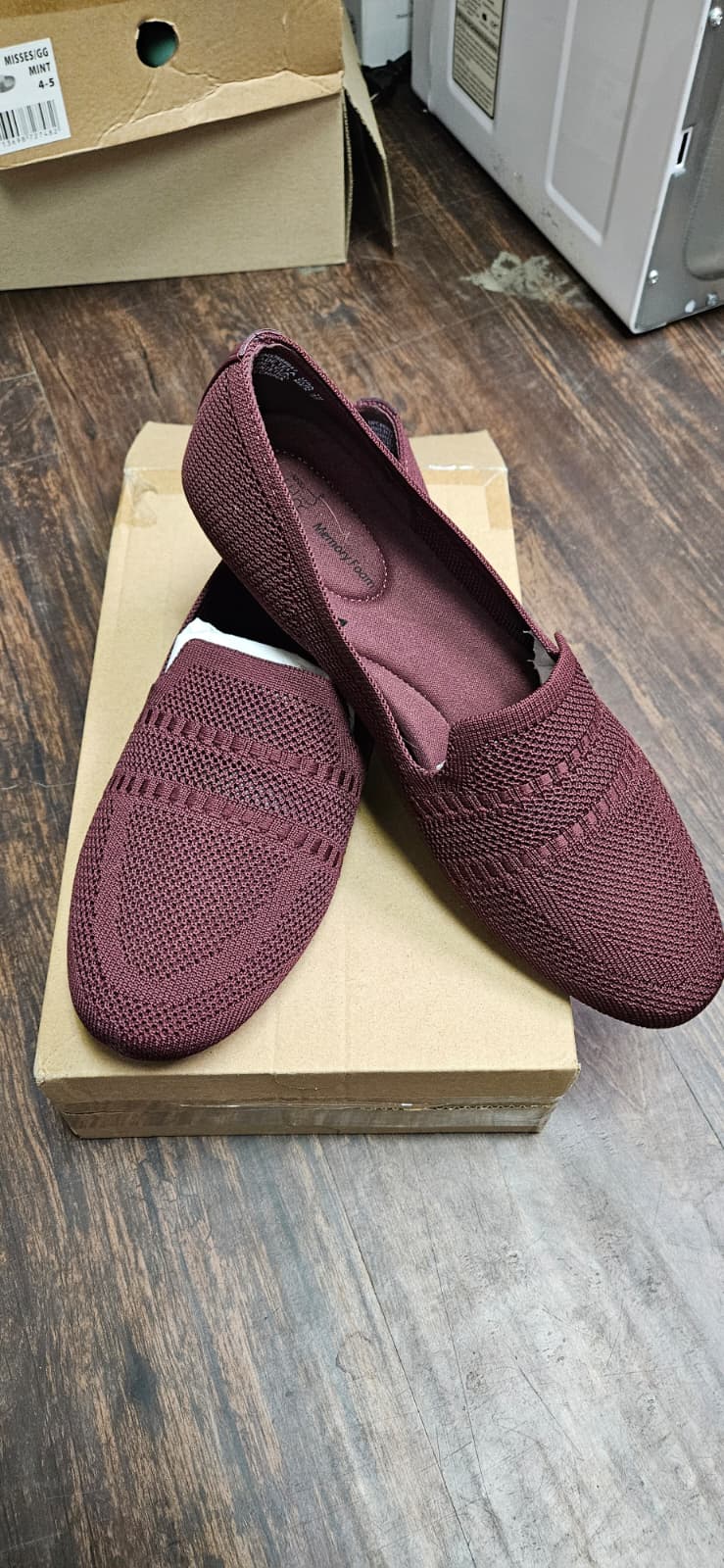 Time and Tru Women's Knit Loafers size 10