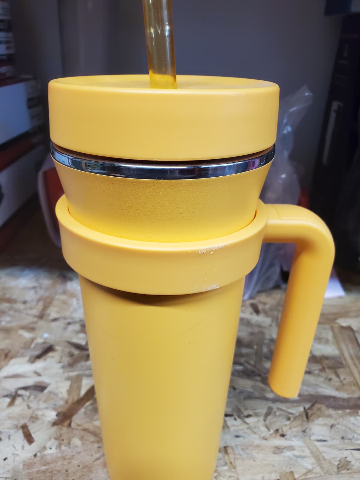 ThermoFlask Premium Quality Double Wall Insulated Stainless Steel Tumbler with Handle and Straw Lid, 32 Ounce - Image 4