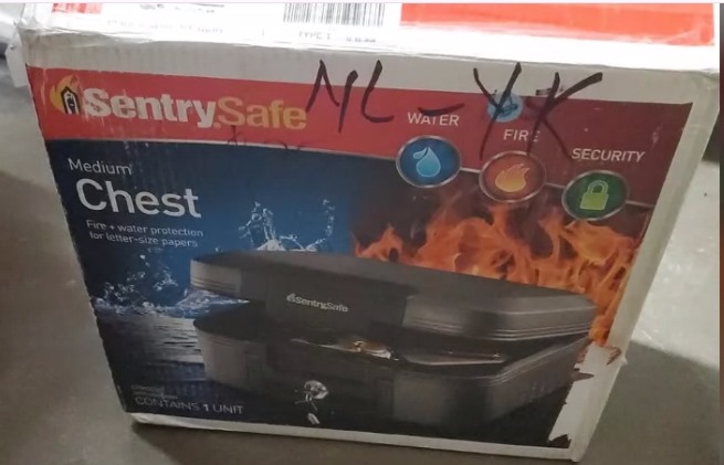 SentrySafe CHW20201 Fire and Water-Resistant Chest Safe with Key Lock, 0.28 Cu. ft.