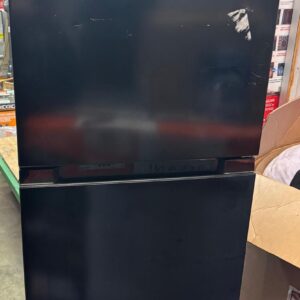 Vissani 10.1 cu. ft. Top Freezer Refrigerator in Black