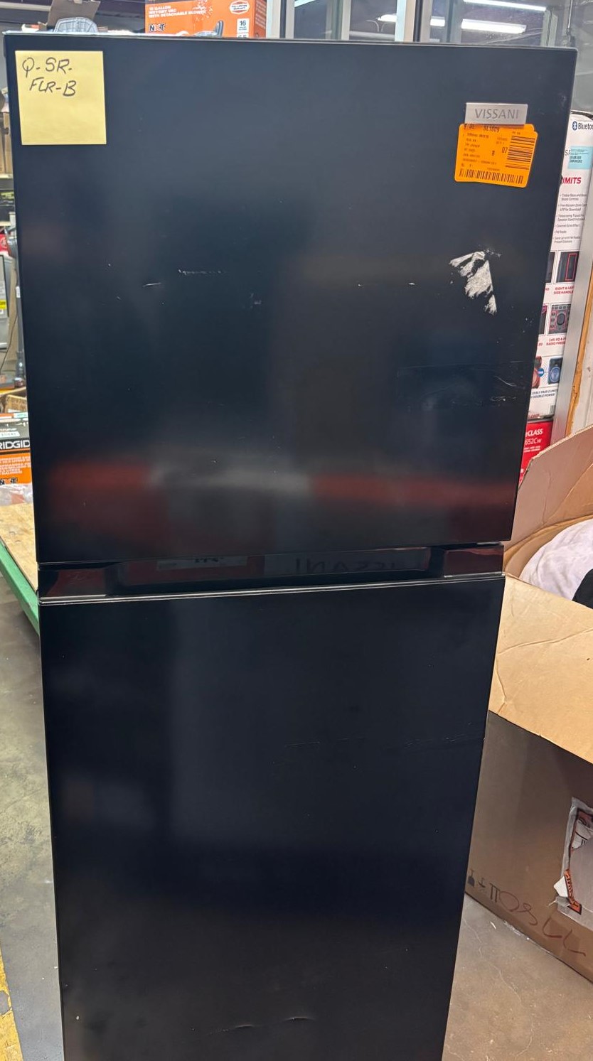 Vissani 10.1 cu. ft. Top Freezer Refrigerator in Black