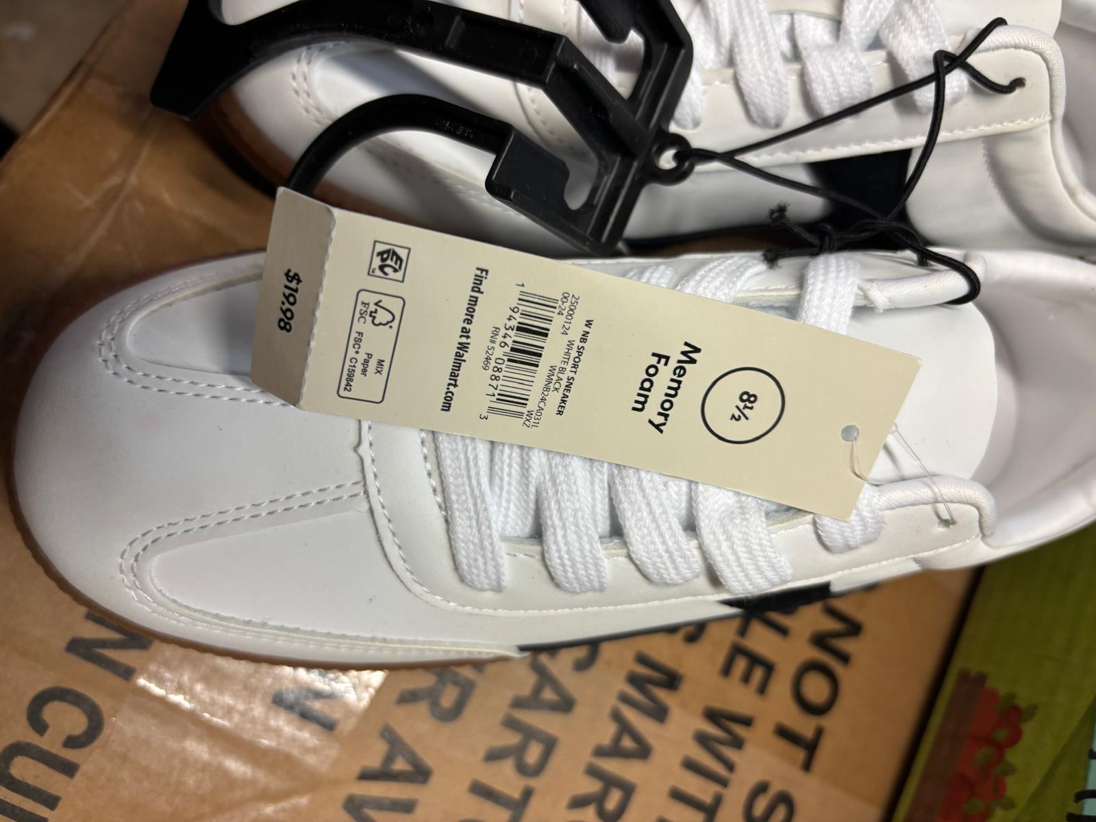 No Boundaries Women's Lace Up Sport Sneakers, Wide Width Size 8.5 - Image 4