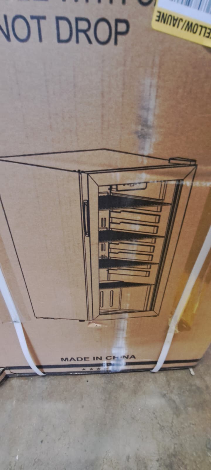 18 in. Single Zone-130 Can FreestandingUndercounter Beverage and Wine Cooler in Silver, LED Light, UV Protection - Image 3