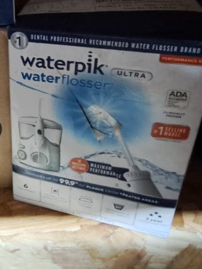 Waterpik Ultra Dental Easy Water Flosser 6 Tips & 10 Settings WP-100W White
