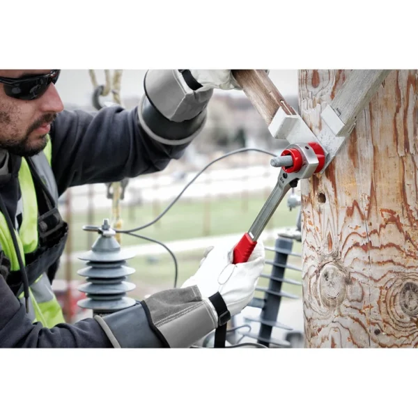 Milwaukee Lineman's High-Leverage Ratcheting Wrench with Smooth Strike Face