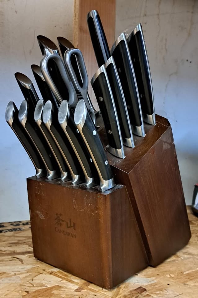 Cangshan Rainier Series 8-Piece Knife Block Set – Forged German Steel & Acacia Block