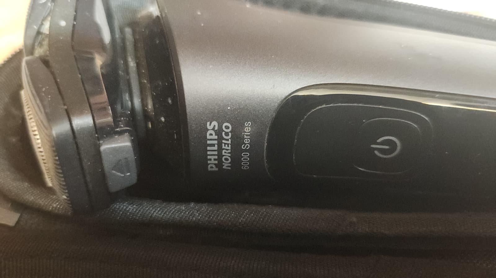 Philips Norelco Shaver 6600 With SenseIQ Technology, Series 6000